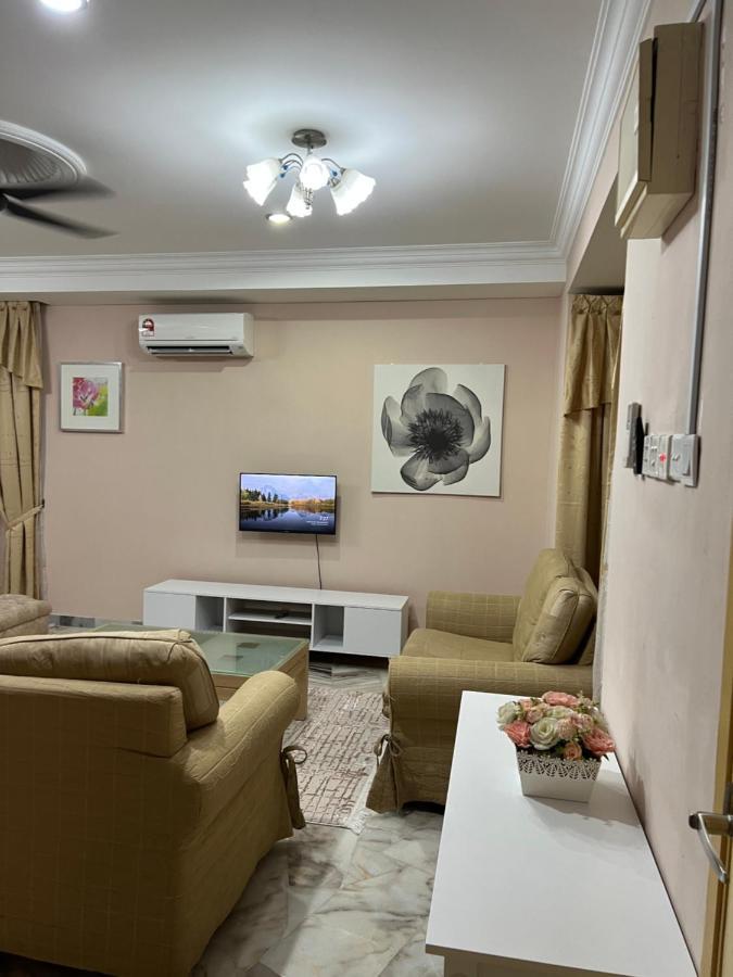 D’Lestari Homestay Seri Kembangan Extérieur photo