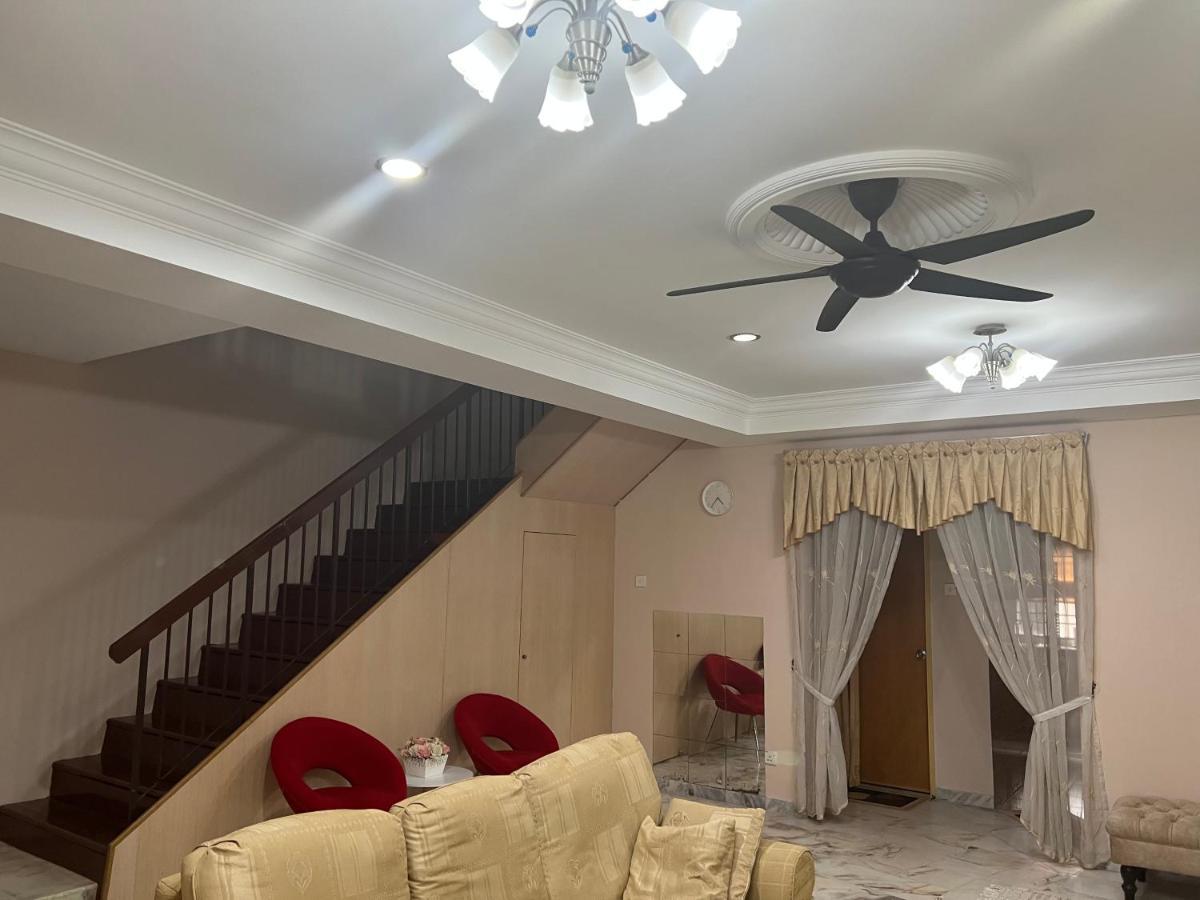 D’Lestari Homestay Seri Kembangan Extérieur photo