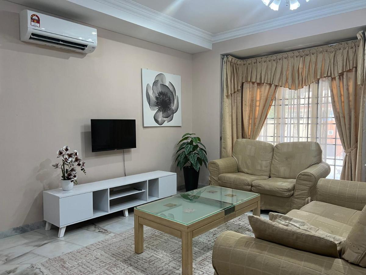 D’Lestari Homestay Seri Kembangan Extérieur photo