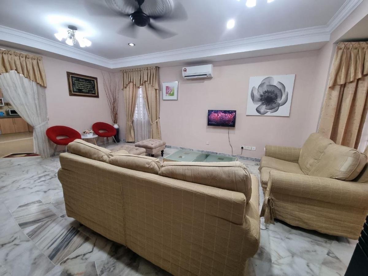 D’Lestari Homestay Seri Kembangan Extérieur photo