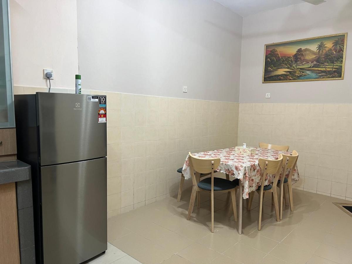 D’Lestari Homestay Seri Kembangan Extérieur photo