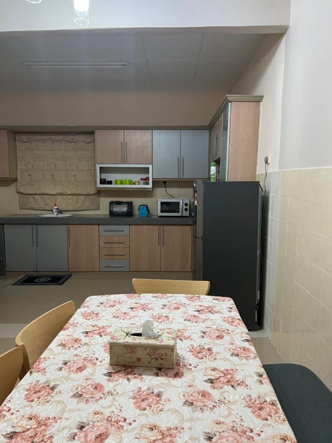 D’Lestari Homestay Seri Kembangan Extérieur photo