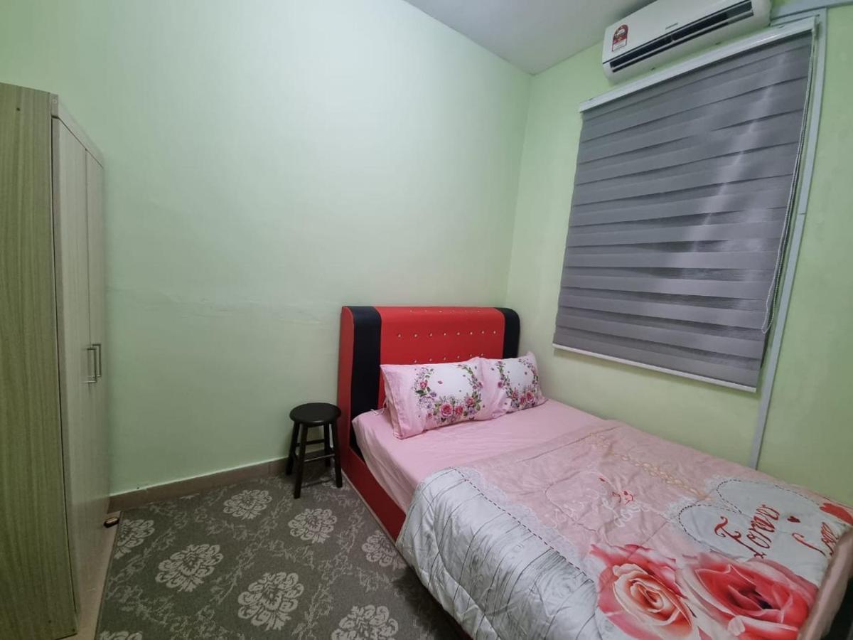 D’Lestari Homestay Seri Kembangan Extérieur photo