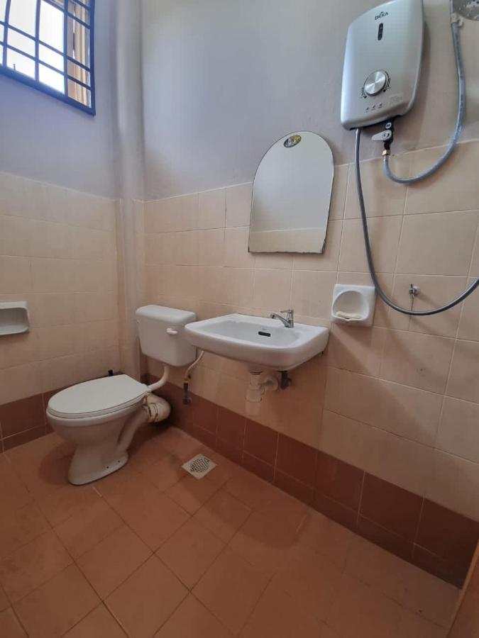 D’Lestari Homestay Seri Kembangan Extérieur photo