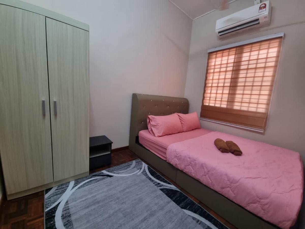 D’Lestari Homestay Seri Kembangan Extérieur photo